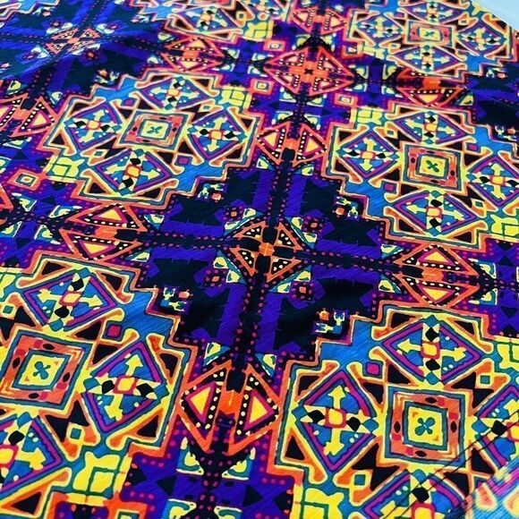 LulaRoe Irma Womens Multicolor Aztec Hi Low Tunic Shirt Stretch Travel M 0710 - Picture 4 of 7